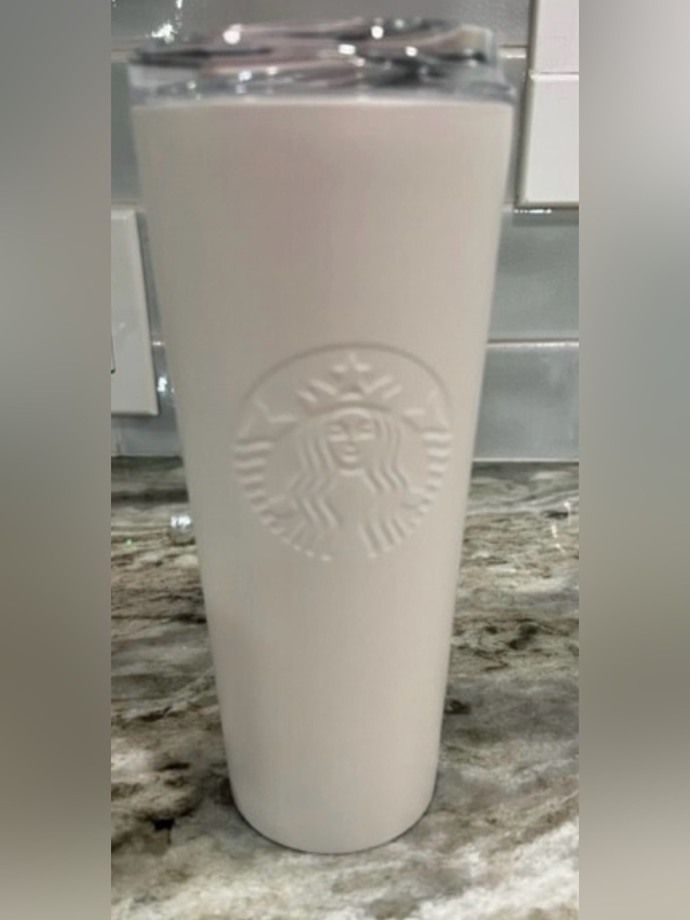 NWOB Starbucks 2021 Holiday Pearl White Shimmer 16 oz Cold Brew Cup with Lid